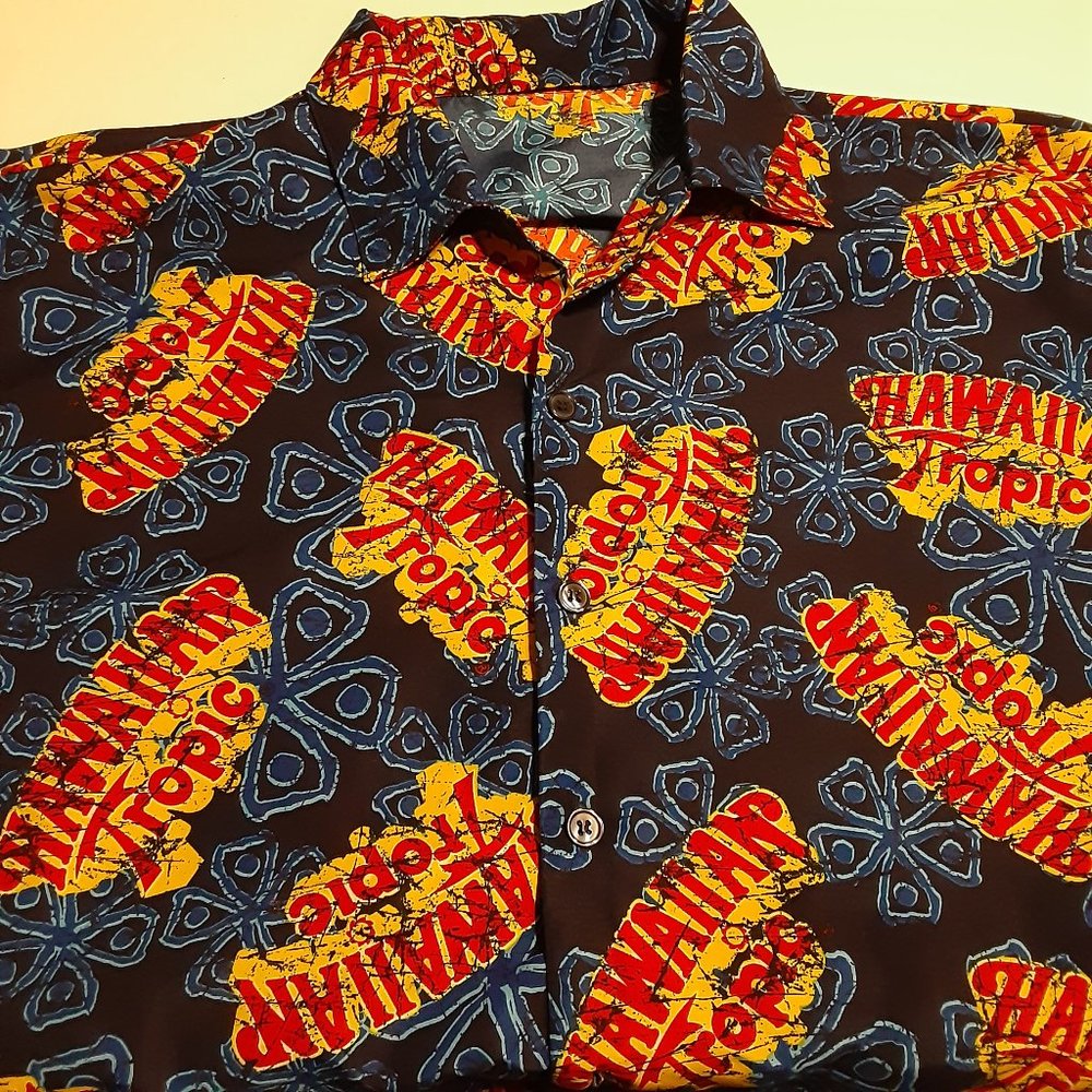 Hawaiian Tropic Men's Button Up Shirt